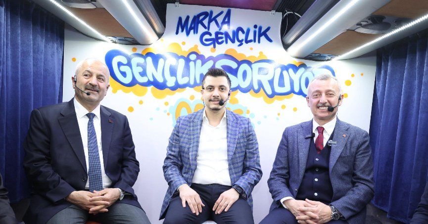 Gençlik Otobüsünde Başkan var