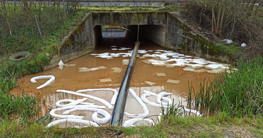 Boru hattındaki sızıntıya Büyükşehir’den hızlı müdahale