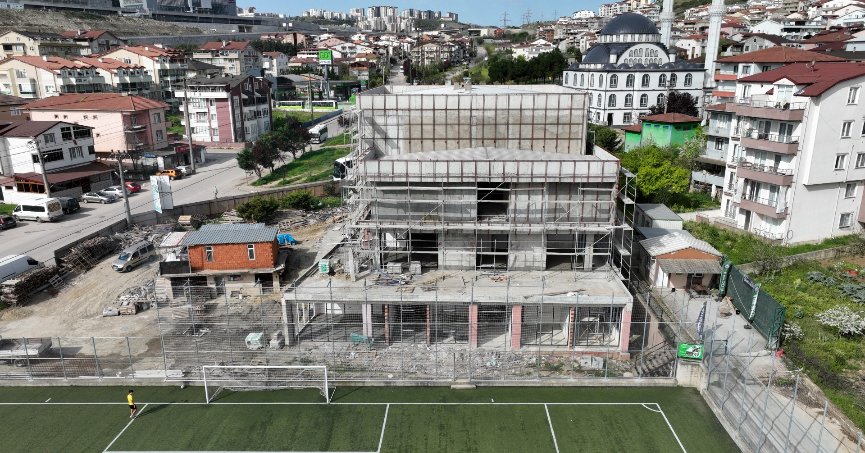 Hasan Doğan Gençlik Merkezi hızla yükseliyor