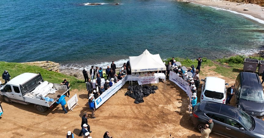 Sardala Koyu’ndan 30 poşet atık toplandı