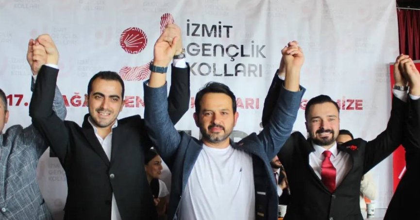 CHP İzmit İlçe Gençlik Kolları’nda Oğuz Baştürk yeni başkan seçildi