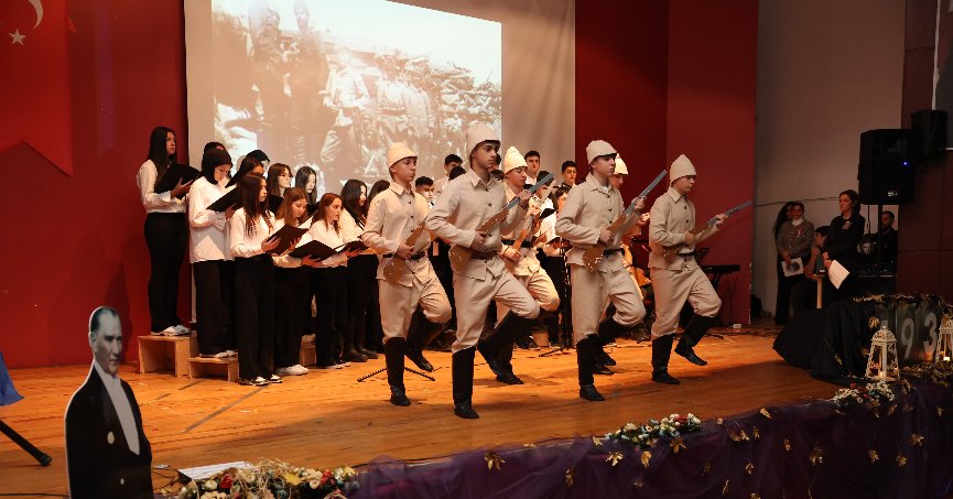 Derince'de Atatürk'e Sonsuz Saygı