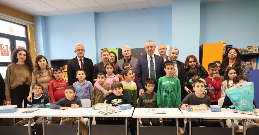 Özel çocukların, Büyükakın sevgisi