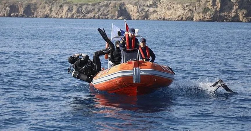 Denizden önce iki kadının, ardından bir erkeğin cesedi kıyıya vurdu
