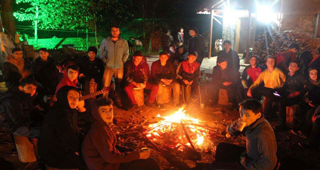 Tatilde ders yok, kamp var