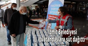 İzmit Belediyesi vatandaşlara süt dağıttı