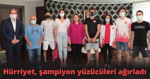 Hürriyet, şampiyon yüzücüleri ağırladı
