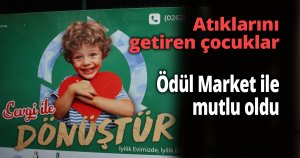 Atıklarını getiren çocuklar Ödül Market ile mutlu oldu
