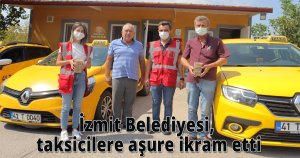 İzmit Belediyesi, taksicilere aşure ikram etti
