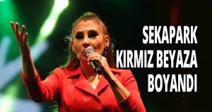 Cumhuriyet kutlamalarında Funda Arar’la görkemli final