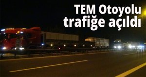 TEM Otoyolu iki tırın çarpıştığı kazanın ardından trafiğe açıldı