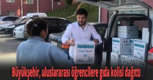 Büyükşehir, uluslararası öğrencilere gıda kolisi dağıttı