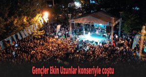 Gençler Ekin Uzunlar konseriyle coştu
