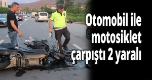 Otomobil ile motosiklet çarpıştı 2 yaralı