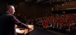 Büyükakın; Bu kentte bir yetim gözü yaşlı uyumamalı