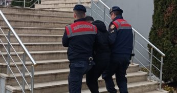 6 yıl hapis cezası ile aranıyordu