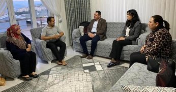 Nusret Acur, iftarlarını vatandaşla yapıyor