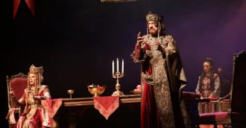  Tiyatroda engel yok!