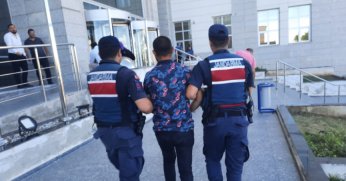 Aranan 2 şahıs yakalandı