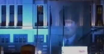 Cumhurbaşkanlığı sarayına kalpaklı Atatürk posteri asıldı