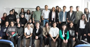 Tiyatronun eğitimdeki yerini anlattı