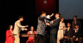 15.Tiyatro Festivali’nin Galası ve Ödül Töreni gerçekleştirildi