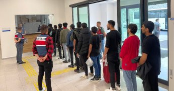 Kocaeli'de 32 kaçak göçmen sınır dışı edildi