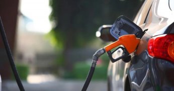 Benzin ve motorin 30 TL'yi aştı