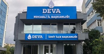 Önce il başkanlığından şimdi de partisinden istifa etti