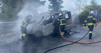 Seyir halindeki araç yandı