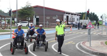 Özel öğrenciler Trafik Eğitim Merkezi’nde hem eğlendi hem öğrendi