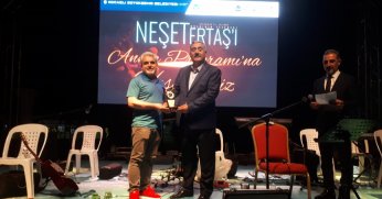 AHMET ÖNAL’A ÖNEMLİ PLAKET