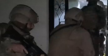 Binlerce gözaltı var