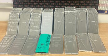Durdurulan araçtan 43 akıllı telefon ele geçirildi