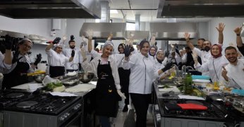 Gebze Beyaz Kalpler öğrencilerinin 10 parmağında 10 marifet var   