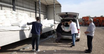 61 bin 885 arı kovanına şeker desteği   