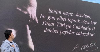 CHP İzmit İlçe Örgütü, 10 Kasım'da İzmitli vatandaşları Atatürk'le buluşturdu