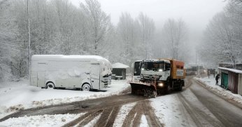Büyükşehir ekipleri kar nöbetindeydi