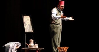 Akif 'Korkma'oyunuyla anıldı