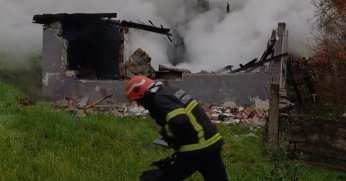 Yaşlı çifti komşuları kurtardı