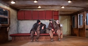 Kocaeli Şehir Tiyatrosundan “Hiç kimsenin öyküsü” 