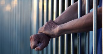 2 yıl hapis cezası alan cezaevine girecek! 