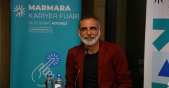 Ünlü oyuncu Gürkan Uygun, Marmara Kariyer Fuarı'nda öğrencilerle bir araya geldi