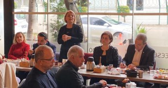 Fatma Kaplan Hürriyet, Yahya Kaptanlılara misafir oldu