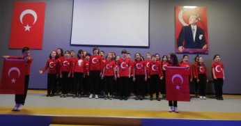 İstiklal Marşı'nın 103. Yılı  23 Nisan Ortaokulunda Kutlandı