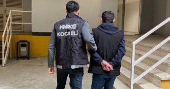 382 gram bonzai ile yakalandı