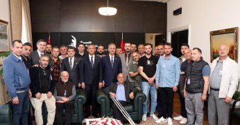 KARAMÜRSELLİ BALIKÇILAR YILDIZLI İLE BİRLİKTE TBMM’DE 