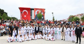 Derince’de Bayram Şölen Havasında Kutlandı