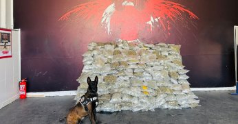 Uyuşturucu tacirlerinin özel düzenek kurdukları Tırda 116 kilo uyuşturucu ele geçirildi