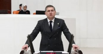 ALİKAHYA KUMLA DERESİNDEKİ KİRLİLİĞİ MECLİSE TAŞIDI